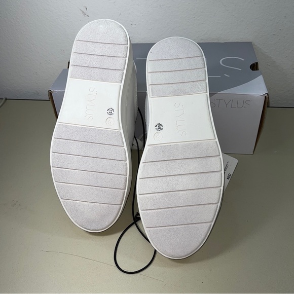 28 Brand New With Box Stylus Washed Womens Memory Foam White Sneakers Size 6M - Picture 8 of 8